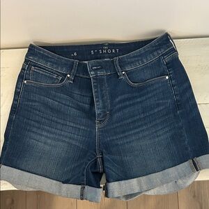 WHBM Denim Women's “The 5” Short” Size 6